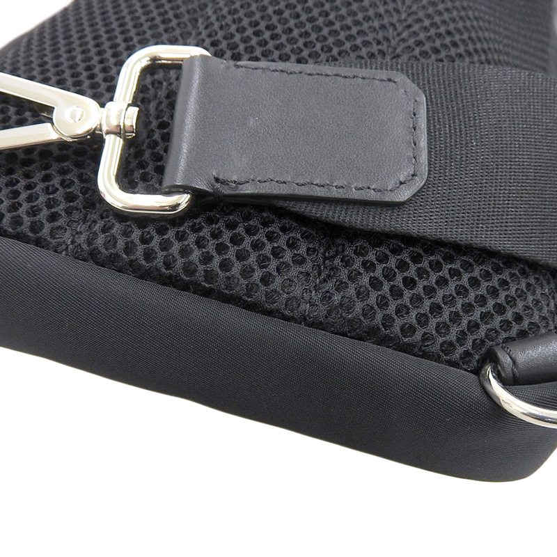 http://フェンディ%20FENDI%20ボディバッグ%20ショルダーバッグ%20ナイロン/レザー%20ブラック%207VZ033%20中古%20OB2216
