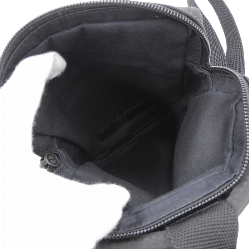 http://バレンシアガ%20BALENCIAGA%20エクスプローラー%20ショルダーバッグ%20ナイロン%20ブラック%20593651%20中古%20OB2222