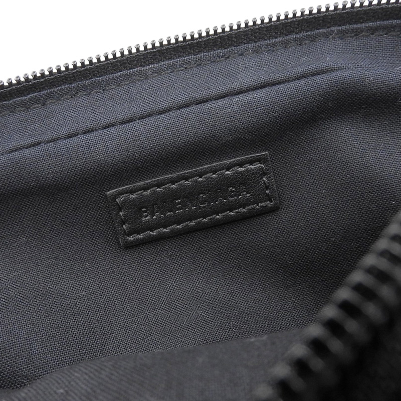 http://バレンシアガ%20BALENCIAGA%20エクスプローラー%20ショルダーバッグ%20ナイロン%20ブラック%20593651%20中古%20OB2222