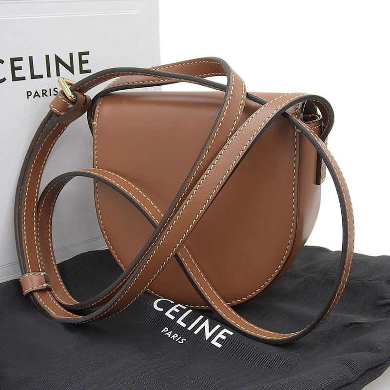 http://セリーヌ%20CELINE%20ミニブザス%20キュイル%20トリオンフ%20ショルダーバッグ%20レザー%20タン%20美品%20OB2225