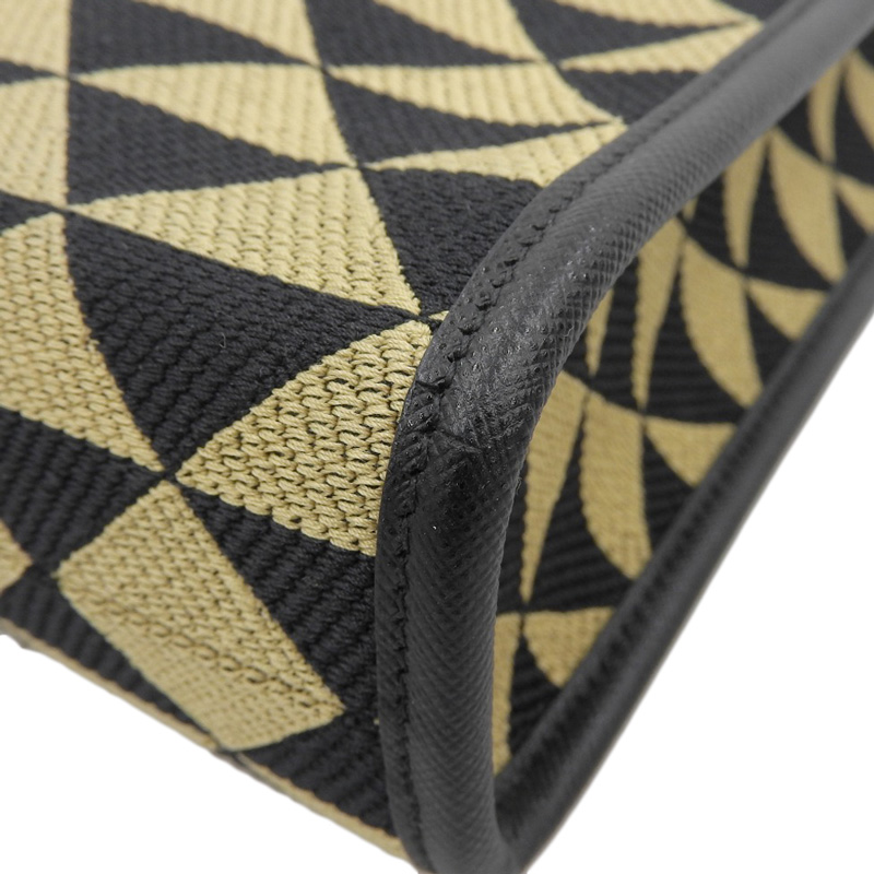 http://プラダ%20PRADA%20シンボル%20エンブロイダリー%20ミニバッグ%202WAY%20ショルダー%20ファブリック/レザー%20ブラック/ベージュ%201BA355%20美品%20OB2228