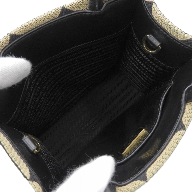 http://プラダ%20PRADA%20シンボル%20エンブロイダリー%20ミニバッグ%202WAY%20ショルダー%20ファブリック/レザー%20ブラック/ベージュ%201BA355%20美品%20OB2228