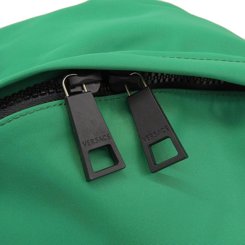 http://ヴェルサーチ%20VERSACE%20メデューサ%20バックパック%20リュックサック%20ナイロン/レザー%20グリーン%20中古%20OB2229