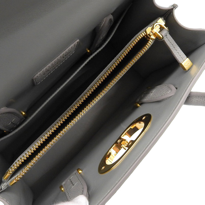 http://ディオール%20CHRISTIAN%20DIOR%20モンテーニュ30%202WAY%20ハンドバッグ%20ショルダーバッグ%20レザー%20グレー%20中古%20OB2231