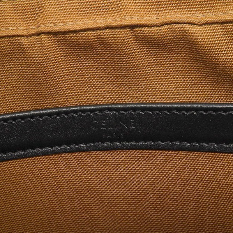 http://セリーヌ%20CELINE%20ミディアムメッセンジャーバッグ%20ショルダーバッグ%20トリオンフキャンバス%20ブラック%20194502%20中古%20OB2234