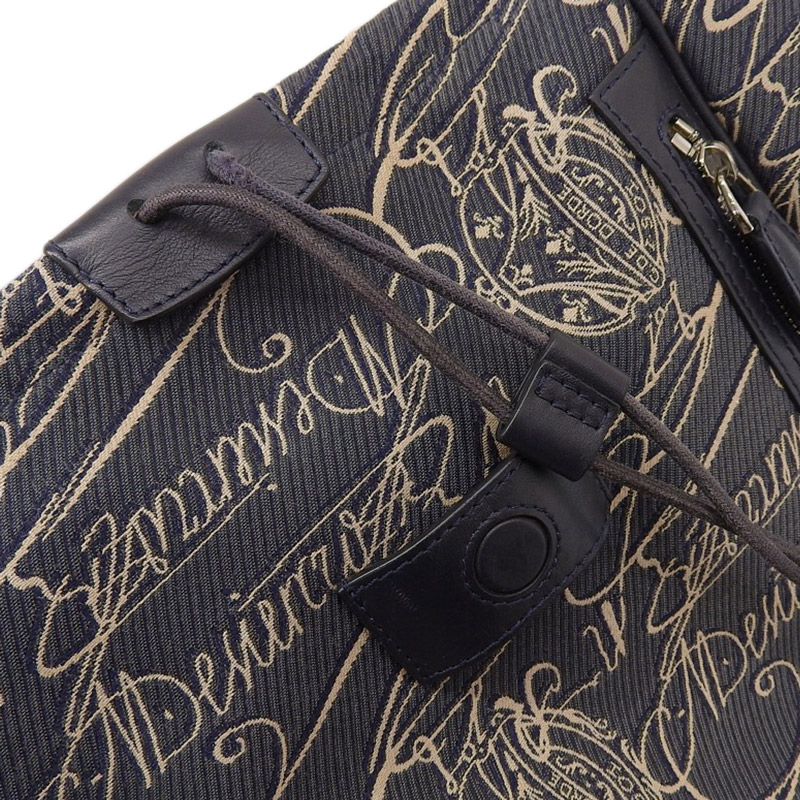 http://ベルルッティ%20BERLUTI%20バックパック%20リュックサック%20キャンバス/レザー%20ネイビー%20中古%20OB2235