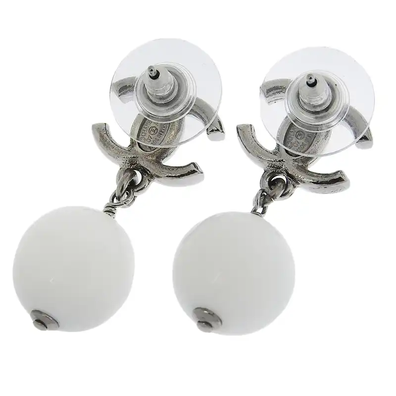 http://シャネル%20CHANEL%20ココマーク%20ピアス%20白玉%20ホワイト%2007A%20中古%20CH0961