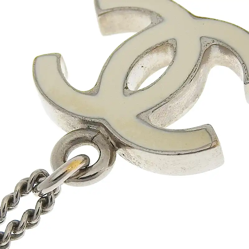 http://シャネル%20CHANEL%20ココマーク%20ネックレス%20ホワイト%20シルバー色%2007V%20中古%20CH0964