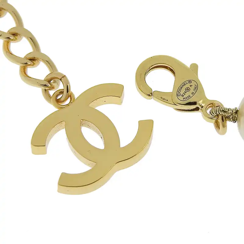 http://シャネル%20CHANEL%20ココマーク%20ネックレス%20GP%20フェイクパール%20ゴールド色%20B24A%20中古%20CH0971