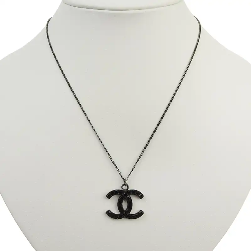 http://シャネル%20CHANEL%20ココマーク%20ネックレス%20ラインストーン%20ブラック%20B11A%20中古%20CH0972