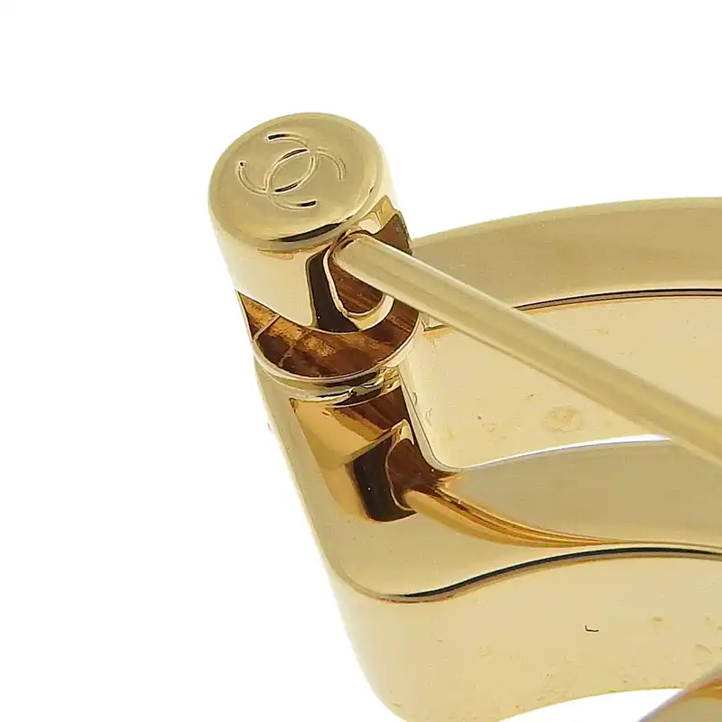 http://シャネル%20CHANEL%20ココマーク%20ブローチ%20GP%20ブラック%20ゴールド色%20B24A%20美品%20CH0974