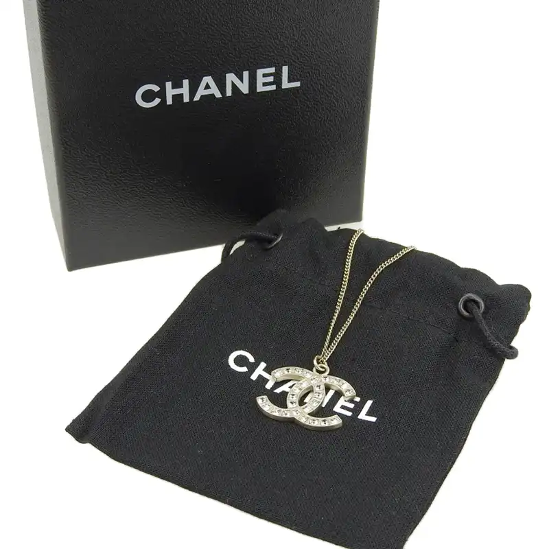 http://シャネル%20CHANEL%20ココマーク%20ネックレス%20GP%20ラインストーン%20ゴールド色%20B12A%20中古%20CH0975