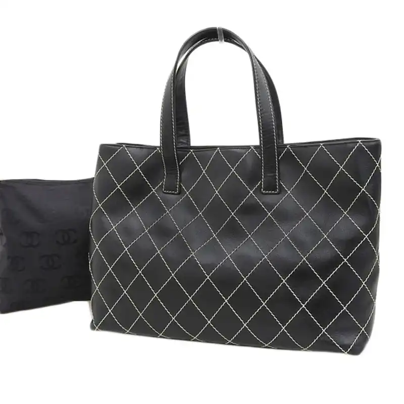 http://シャネル%20CHANEL%20ワイルドステッチ%20トートバッグ%20レザー%20ブラック%20中古%20CH0981