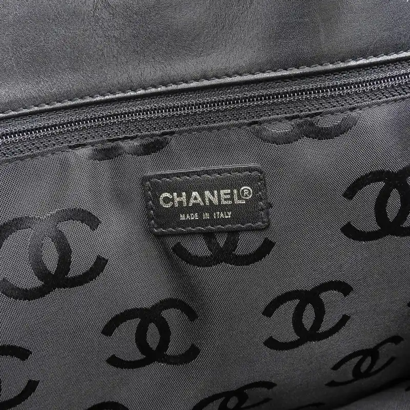 http://シャネル%20CHANEL%20ワイルドステッチ%20トートバッグ%20レザー%20ブラック%20中古%20CH0981