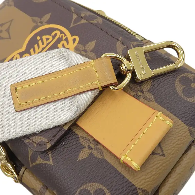 http://ルイヴィトン%20LOUIS%20VUITTON%20モノグラム%20ストライプ%20ダブルフォンポーチ%20ミニ%20ショルダーバッグ%20NIGOコラボ%20M81005%20中古%20LV1621