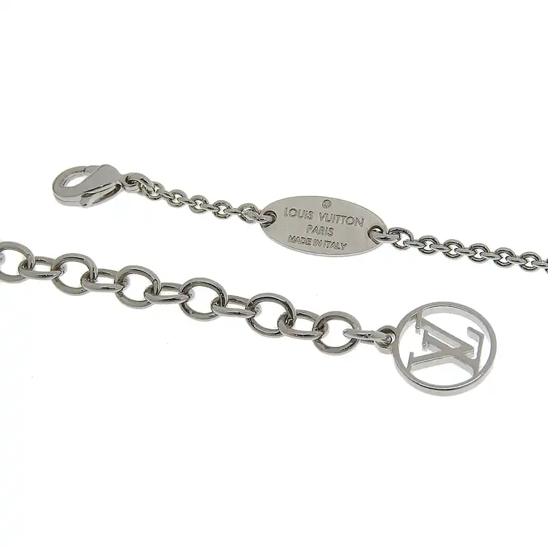 http://ルイヴィトン%20LOUIS%20VUITTON%20ネックレス%20エセンシャルV%20シルバー色%20M63197%20中古%20LV1639