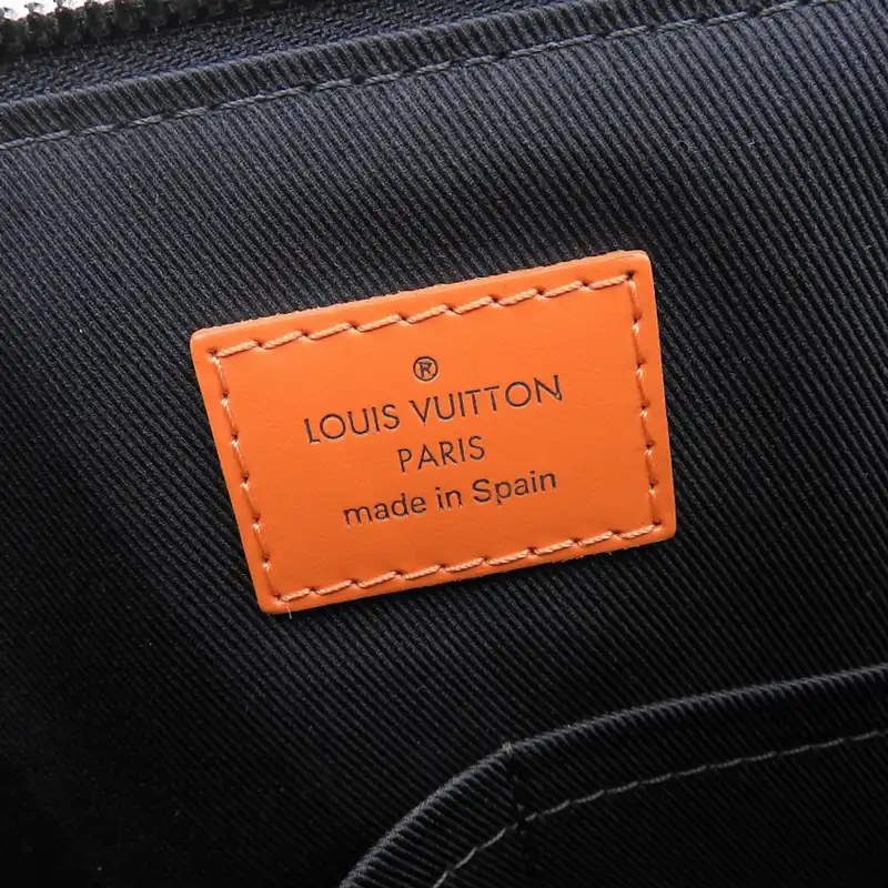 http://ルイヴィトン%20LOUIS%20VUITTON%20ダミエ・コバルト%20ディスカバリーメッセンジャーPM%20ショルダーバッグ%20オレンジ%20N40159%20中古%20LV1658