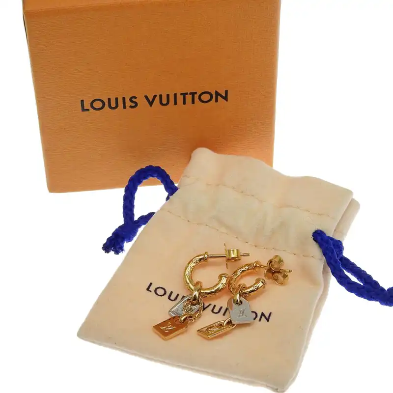 http://ルイヴィトン%20LOUIS%20VUITTON%20ブックルドレイユ%20ナノグラム%20プラネット%20ピアス%20GP%20ゴールド色%20シルバー色%20M00607%20中古%20LV1661