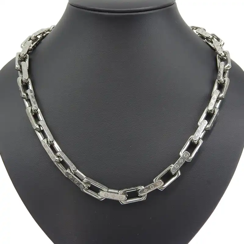 http://ルイヴィトン%20LOUIS%20VUITTON%20ネックレス%20コリエチェーン・モノグラム%20シルバー色%20M64196%20中古%20LV1662