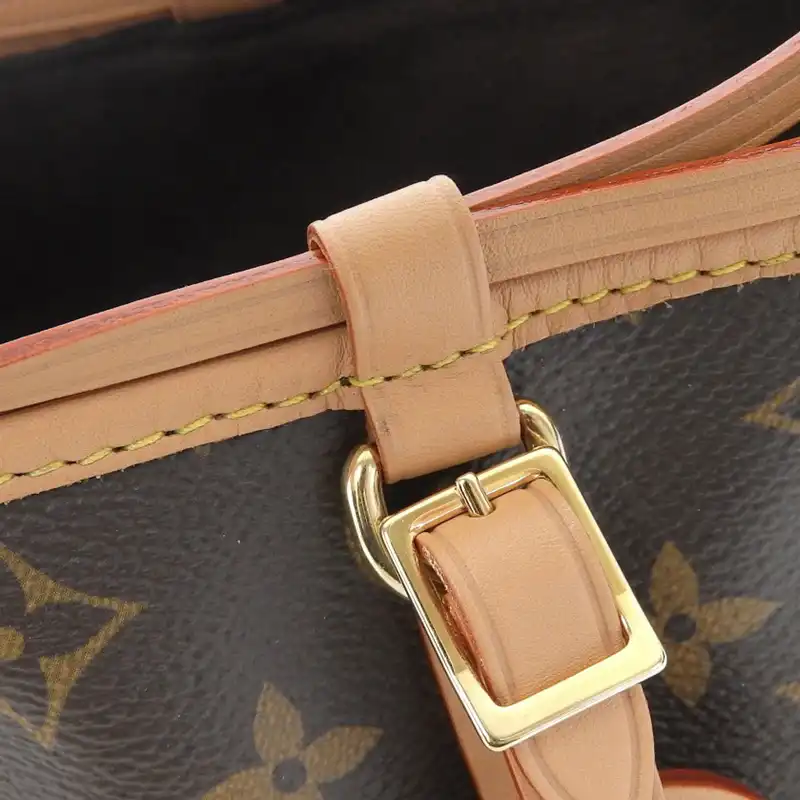 http://ルイヴィトン%20LOUIS%20VUITTON%20モノグラム%20ノエパース%20ショルダーバッグ%20M57099%20中古%20LV1667