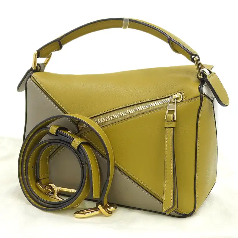 http://ロエベ%20LOEWE%20パズルバッグ%20スモール%202WAYバッグ%20ハンドバッグ%20ショルダーバッグ%20レザー%20マルチカラー%20中古%20OB2159