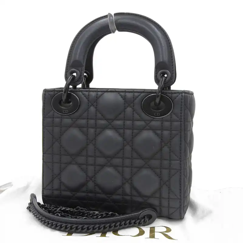 http://ディオール%20CHRISTIAN%20DIOR%20レディディオール%20ミニカナージュ%20ウルトラマット%20ハンドバッグ%20レザー%20黒%20M0505SL0I-M989%20中古%20OB2164