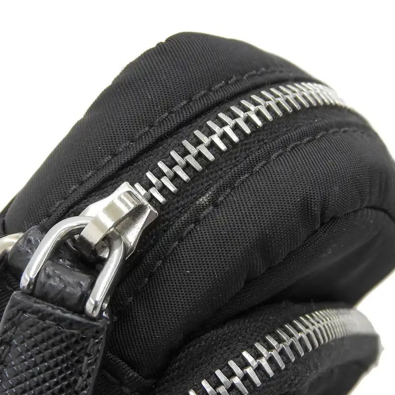 http://プラダ%20PRADA%20ショルダーバッグ%20ミニショルダー%20ナイロン/レザー%20ブラック%202ZT025%20中古%20OB2242