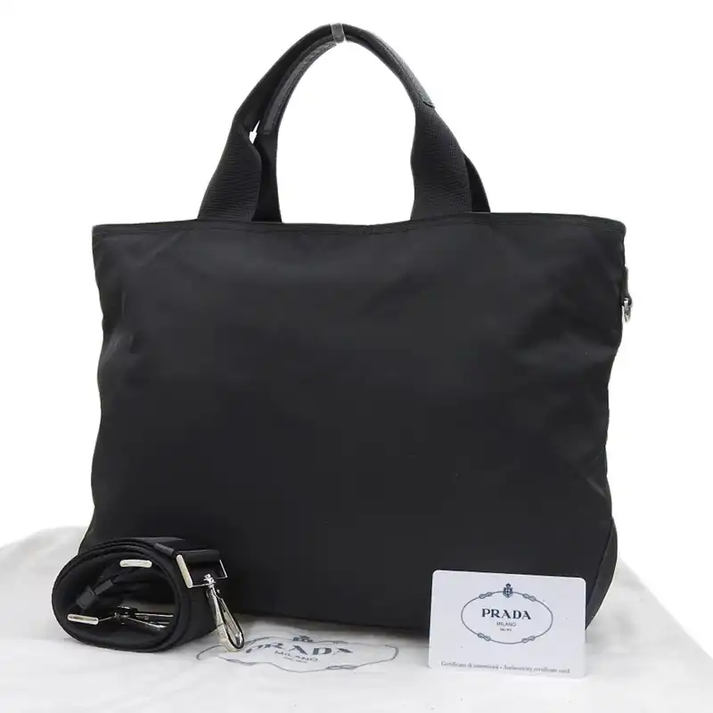 http://プラダ%20PRADA%202WAYバッグ%20ハンドバッグ%20ショルダーバッグ%20ナイロン/レザー%20ブラック%201BG867%20中古%20OB2245