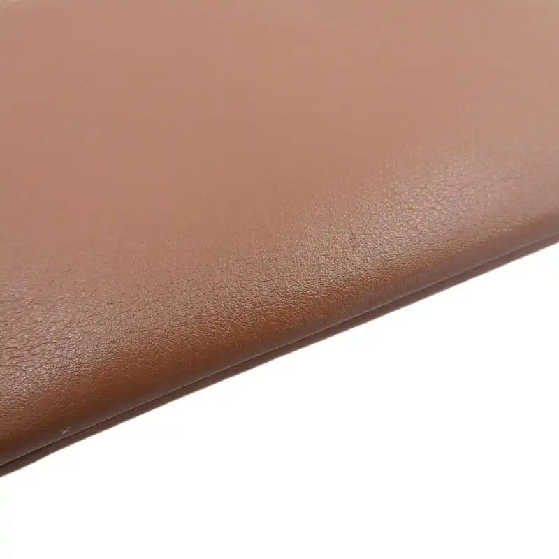 http://セリーヌ%20CELINE%20コインケース%20カードポーチ%20キュイル%20トリオンフ%20レザー%20タン%2010C663DR8.04L%20中古%20OBB0570