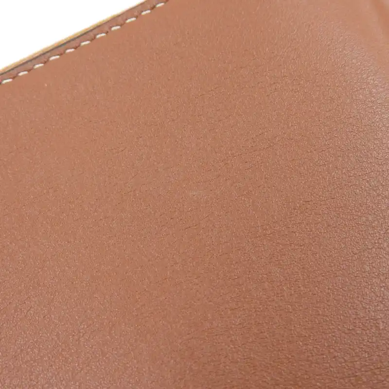 http://セリーヌ%20CELINE%20コインケース%20カードポーチ%20キュイル%20トリオンフ%20レザー%20タン%2010C663DR8.04L%20中古%20OBB0570