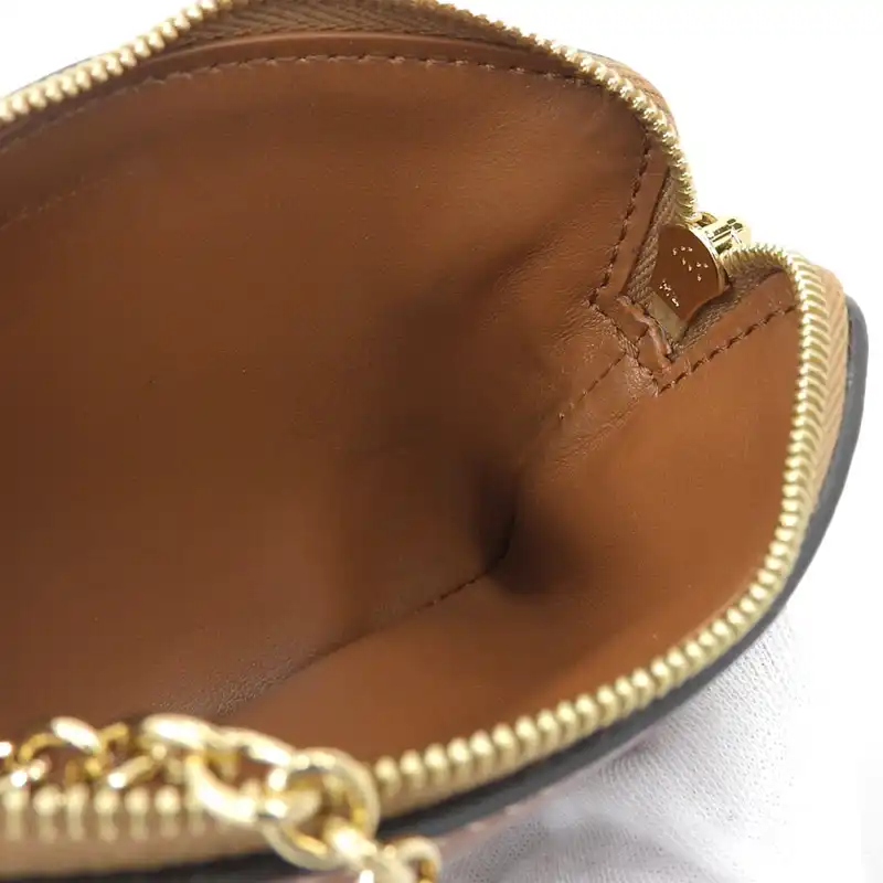 http://セリーヌ%20CELINE%20コインケース%20カードポーチ%20キュイル%20トリオンフ%20レザー%20タン%2010C663DR8.04L%20中古%20OBB0570
