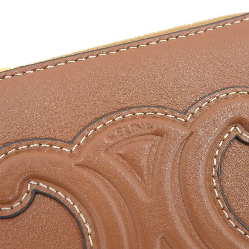 http://セリーヌ%20CELINE%20コインケース%20カードポーチ%20キュイル%20トリオンフ%20レザー%20タン%2010C663DR8.04L%20中古%20OBB0570