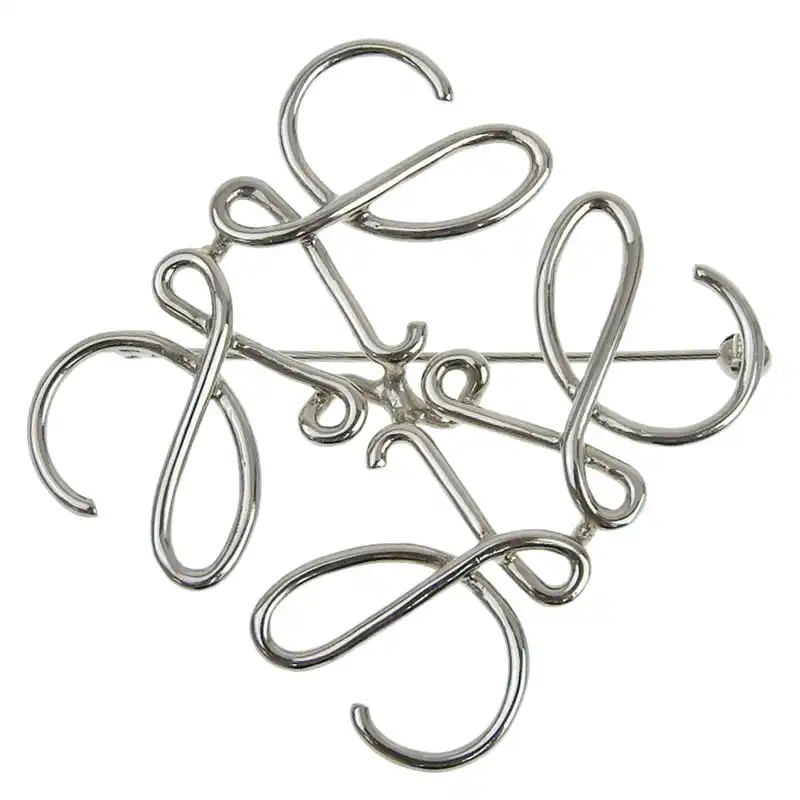 http://ロエベ%20LOEWE%20アナグラム%20ブローチ%20シルバー色%20中古%20OBJ0282