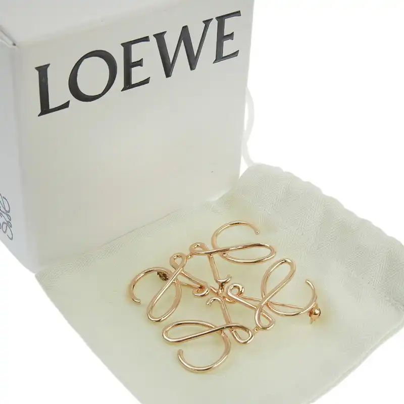 http://ロエベ%20LOEWE%20アナグラム%20ブローチ%20GP%20ピンクゴールド色%20中古%20OBJ0284