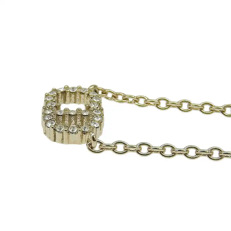 http://ディオール%20CHRISTIAN%20DIOR%20ロゴ%20ネックレス%20GP%20ラインストーン%20ゴールド色%20中古%20OBJ0285