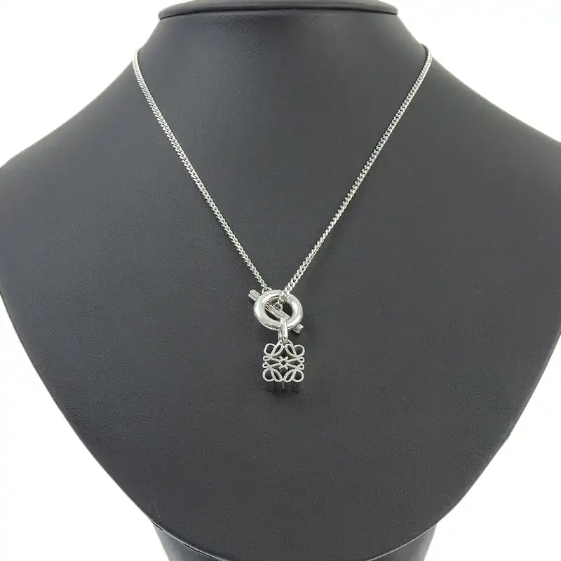 http://ロエベ%20LOEWE%20アナグラム%20ネックレス%20SV925%20中古%20OBJ0287