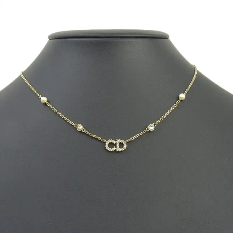 http://ディオール%20CHRISTIAN%20DIOR%20クレールディー%20リュヌ%20ネックレス%20GP%20ラインストーン%20フェイクパール%20ゴールド色%20中古%20OBJ0288