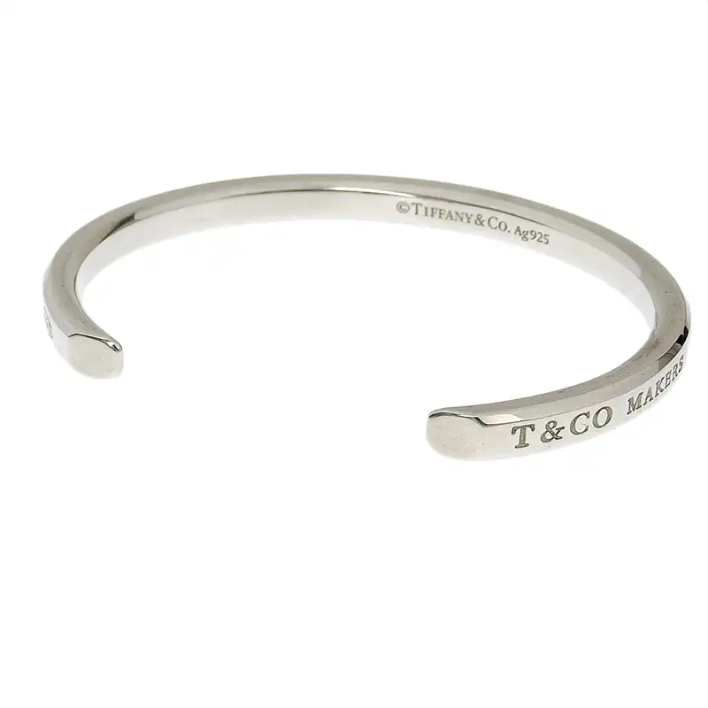 http://ティファニー%20TIFFANY%20&%20Co.%20ティファニー1837%20メイカーズ%20ナローカフ%20バングル%20ブレスレット%20SV%20中古%20TI0143