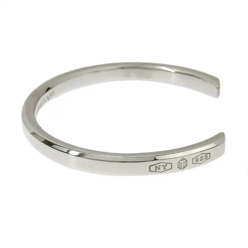 http://ティファニー%20TIFFANY%20&%20Co.%20ティファニー1837%20メイカーズ%20ナローカフ%20バングル%20ブレスレット%20SV%20中古%20TI0143