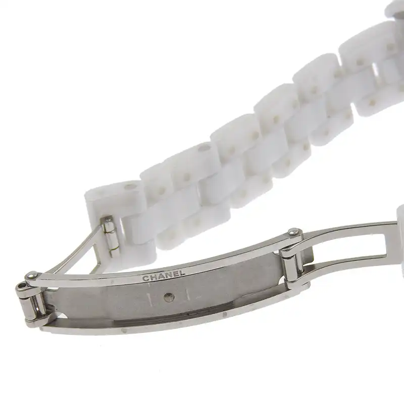 http://シャネル%20CHANEL%20J12%20レディース%20クォーツ%20腕時計%20セラミック/SS%208Pダイヤモンド%20シェル文字盤%20H2570%20中古%20CH0968