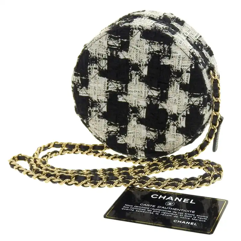 http://シャネル%20CHANEL%20マトラッセ%20ショルダーバッグ%20チェーンショルダー%20ツイード%20ホワイト%20ブラック%2029番台%20中古%20CH0982