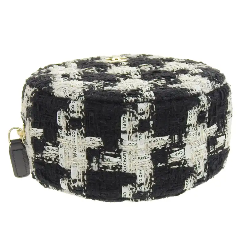 http://シャネル%20CHANEL%20マトラッセ%20ショルダーバッグ%20チェーンショルダー%20ツイード%20ホワイト%20ブラック%2029番台%20中古%20CH0982