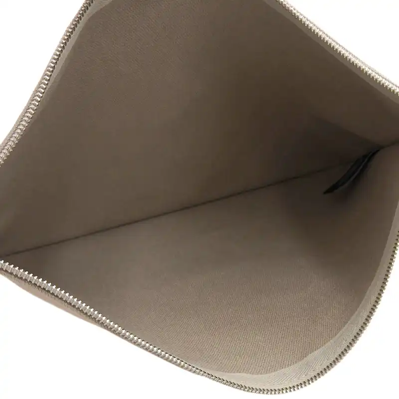 http://エルメス%20HERMES%20ポーチ%20スクエアポーチ%20小物入れ%20キャンバス%20エトゥープ%20中古%20HE1006