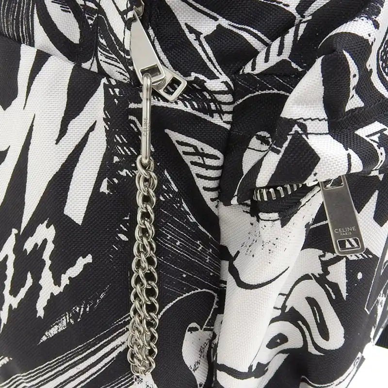 http://セリーヌ%20CELINE%20クリスチャン・マークレーコラボ%20バックパック%20リュックサック%20キャンバス/レザー%20ホワイト/ブラック%20中古%20OB2240