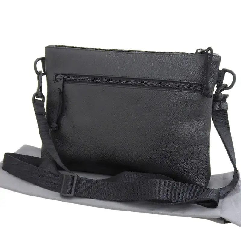 http://バレンシアガ%20BALENCIAGA%20サコッシュ%20ショルダーバッグ%20斜め掛け%20レザー%20ブラック%20673169%20美品%20OB2243