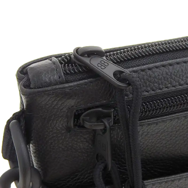 http://バレンシアガ%20BALENCIAGA%20サコッシュ%20ショルダーバッグ%20斜め掛け%20レザー%20ブラック%20673169%20美品%20OB2243