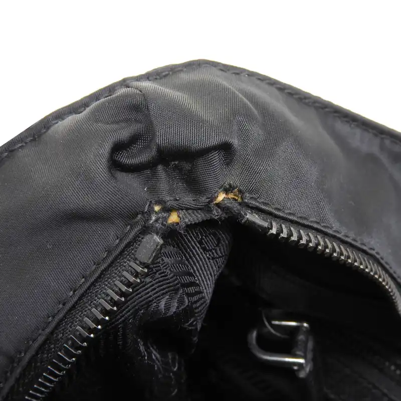 http://プラダ%20PRADA%20ショルダーバッグ%20斜め掛けショルダー%20ナイロン/レザー%20ブラック%202VH269%20中古%20OB2247