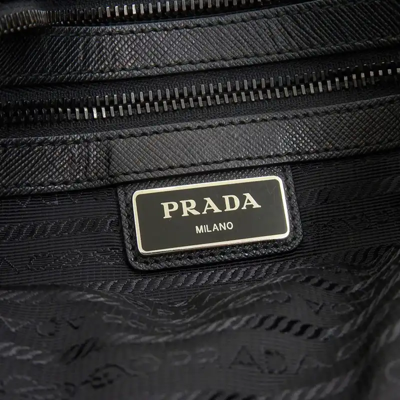 http://プラダ%20PRADA%20ショルダーバッグ%20斜め掛けショルダー%20ナイロン/レザー%20ブラック%202VH269%20中古%20OB2247