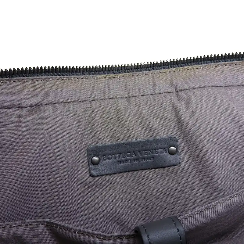 http://ボッテガヴェネタ%20BOTTEGA%20VENETA%20イントレチャート%20ブリーフケース%20ビジネスバッグ%20レザー%20グレー%20中古%20OB2248