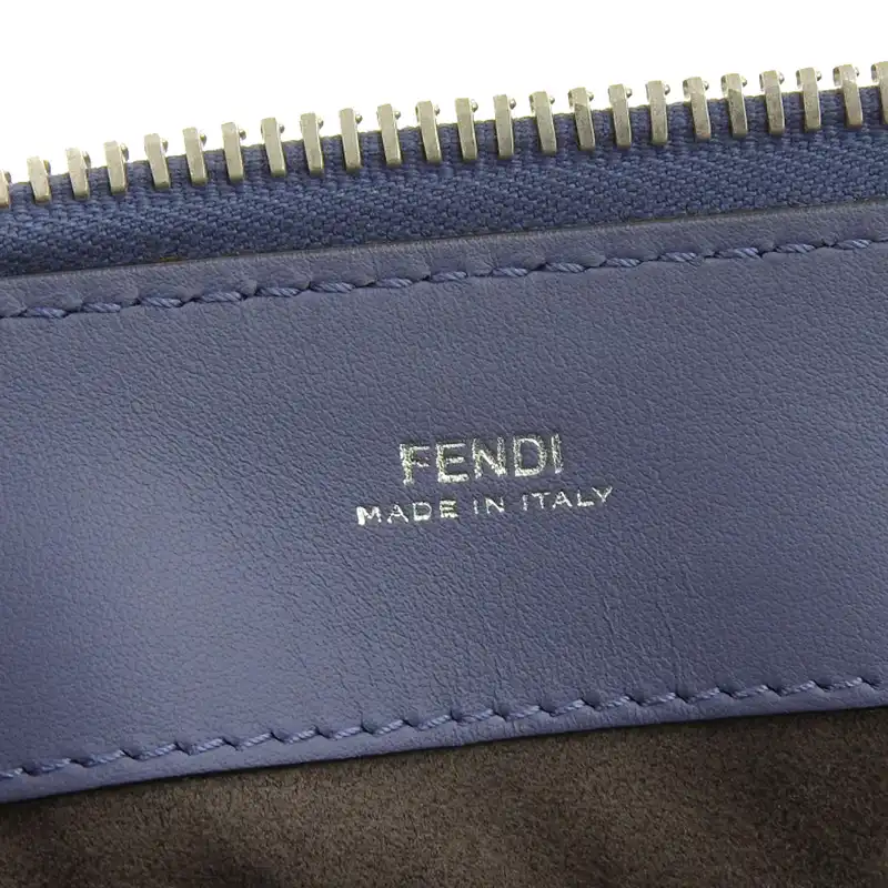 http://フェンディ%20FENDI%20ドットコム%202WAYバッグ%20ハンドバッグ%20ショルダーバッグ%20レザー%20ブルー%208BN293%20中古%20OB2249